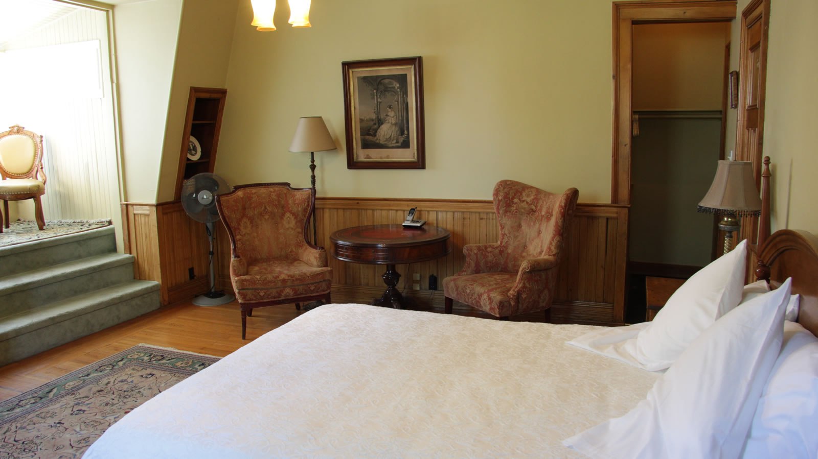 Hotel Belvedere bedroom with furniture