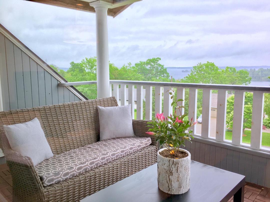 Penthouse Balcony All Suites Whitney Manor luxury boutique hotels in Kingston