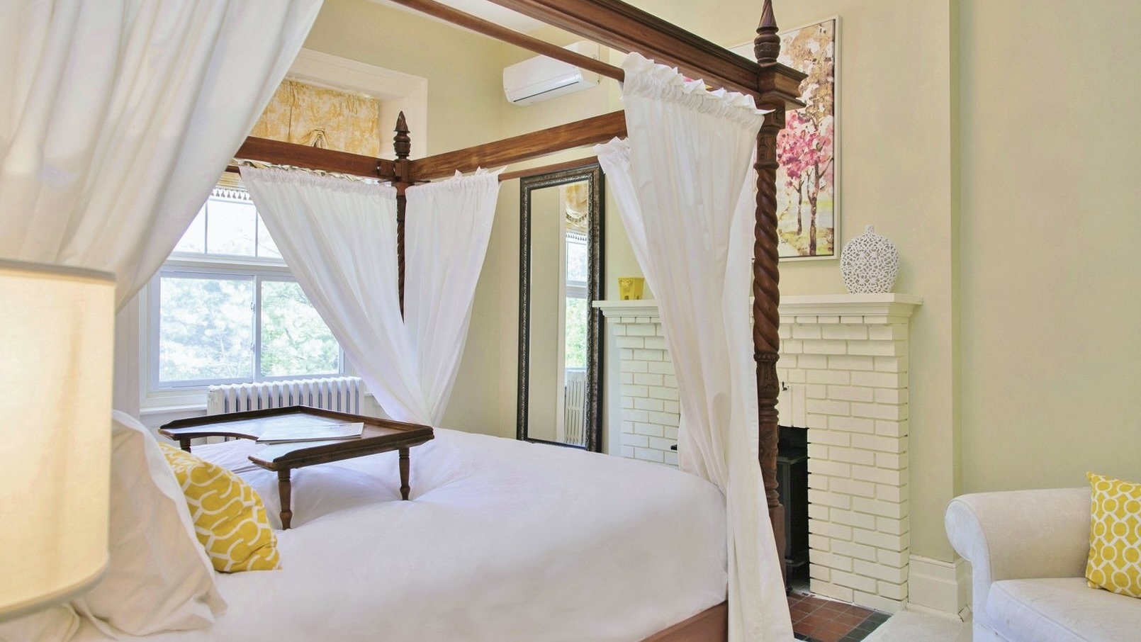 All Suites Whitney Manor one of the top boutique hotels in Kingston