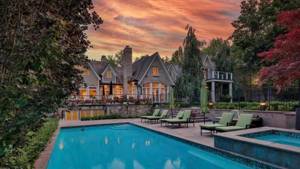 View of LuxuryOntario Real Estate: Luxury Homes for Sale in Ontario