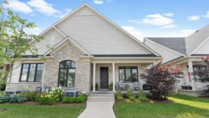 Exterior bungalow townhome for sale in niagara on the lake