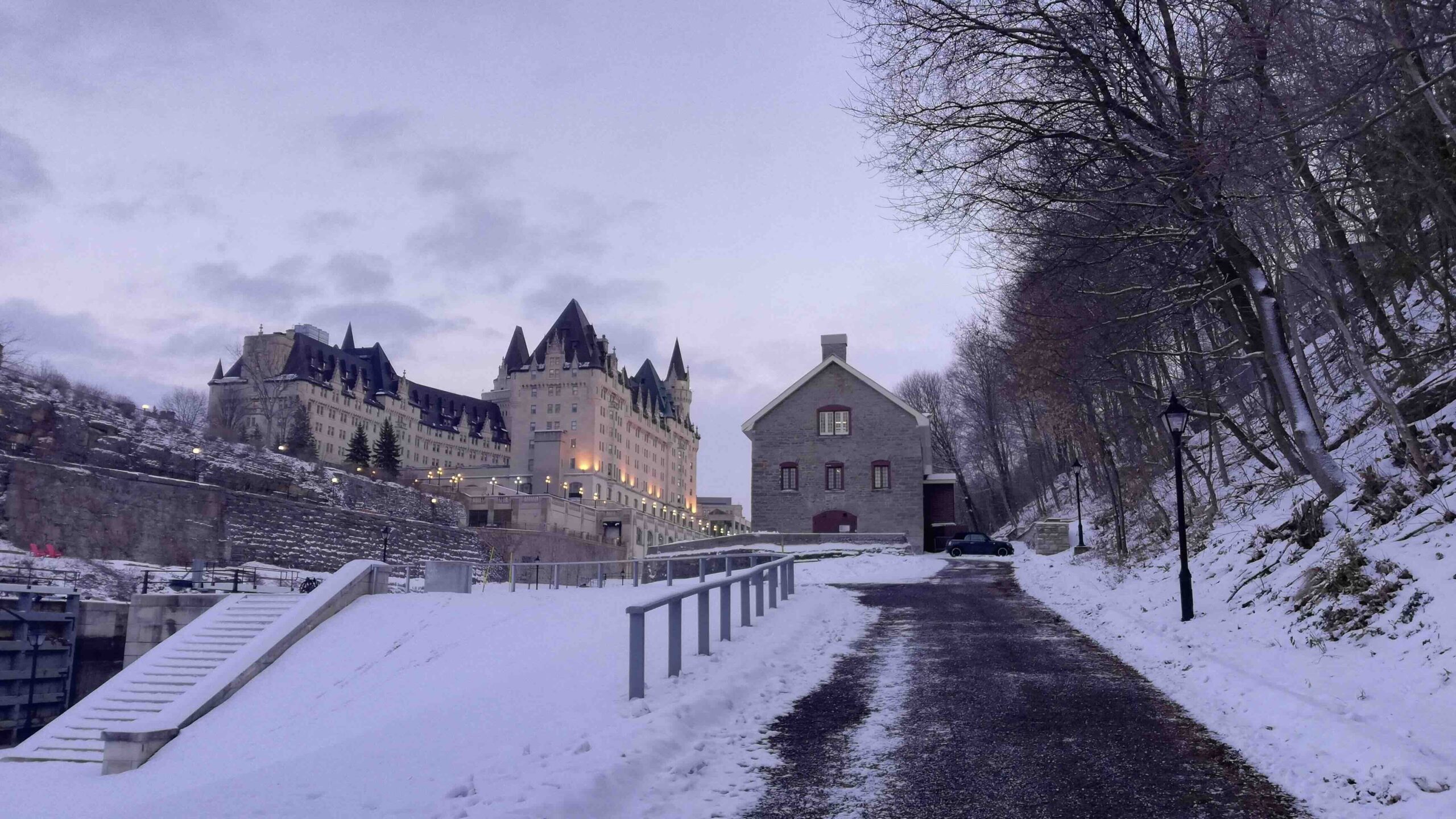 Fairmont Château Laurier juan-a-munoz-Chateaux Laurier and -unsplash best ontario winter getaways