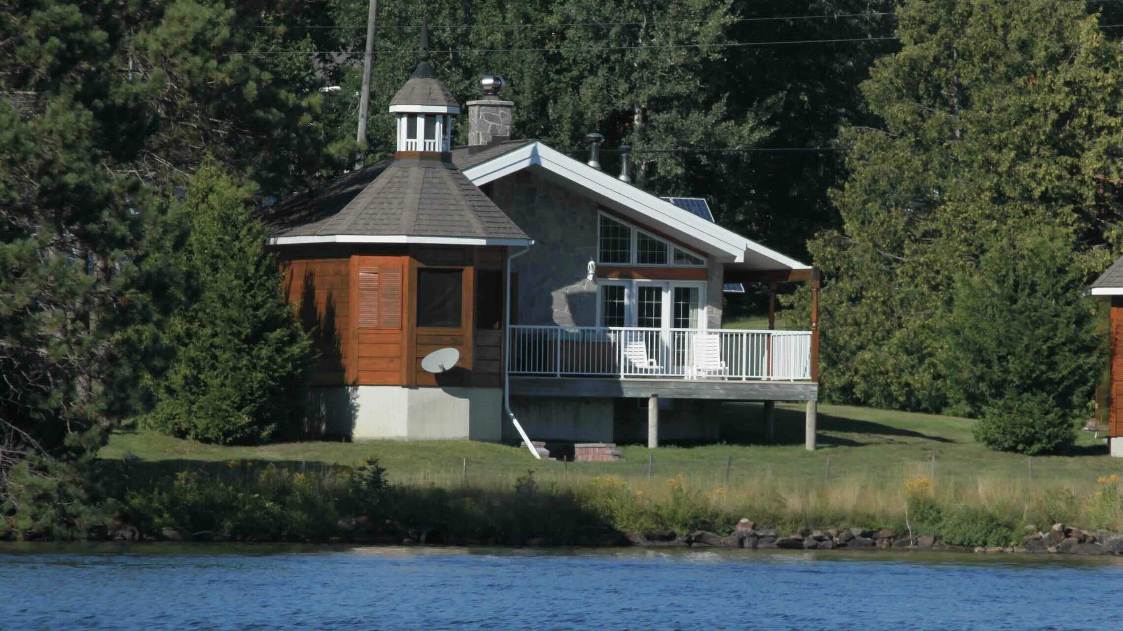 Couples Resort lakeside cabin