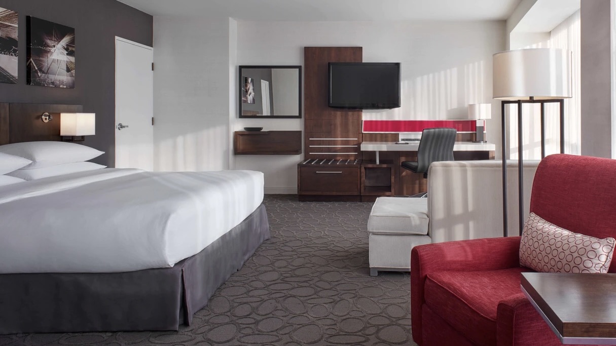 Delta Hotels by Marriott Ottawa City Centre bedroom