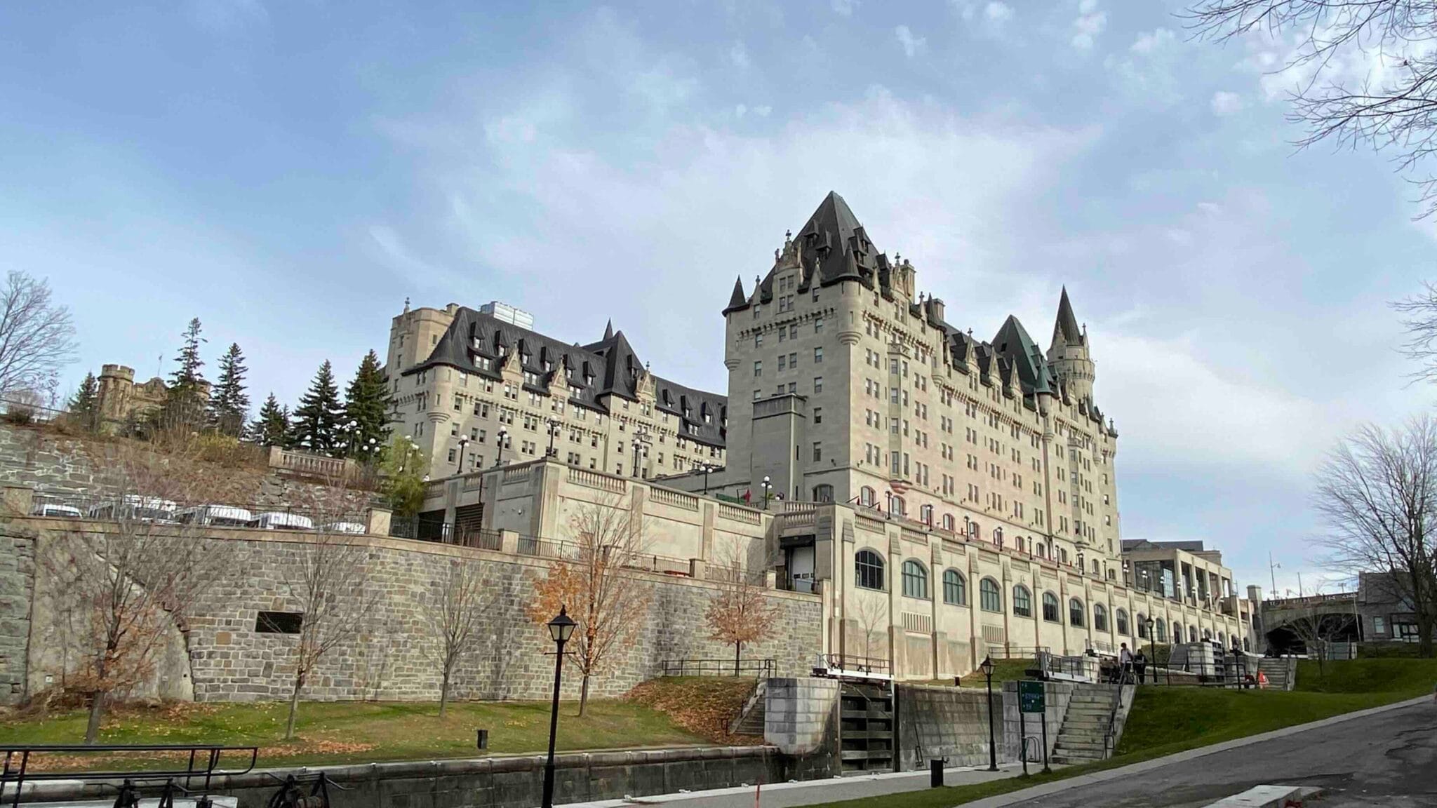 Stay Central @ The Best Luxury Hotels in Downtown Ottawa