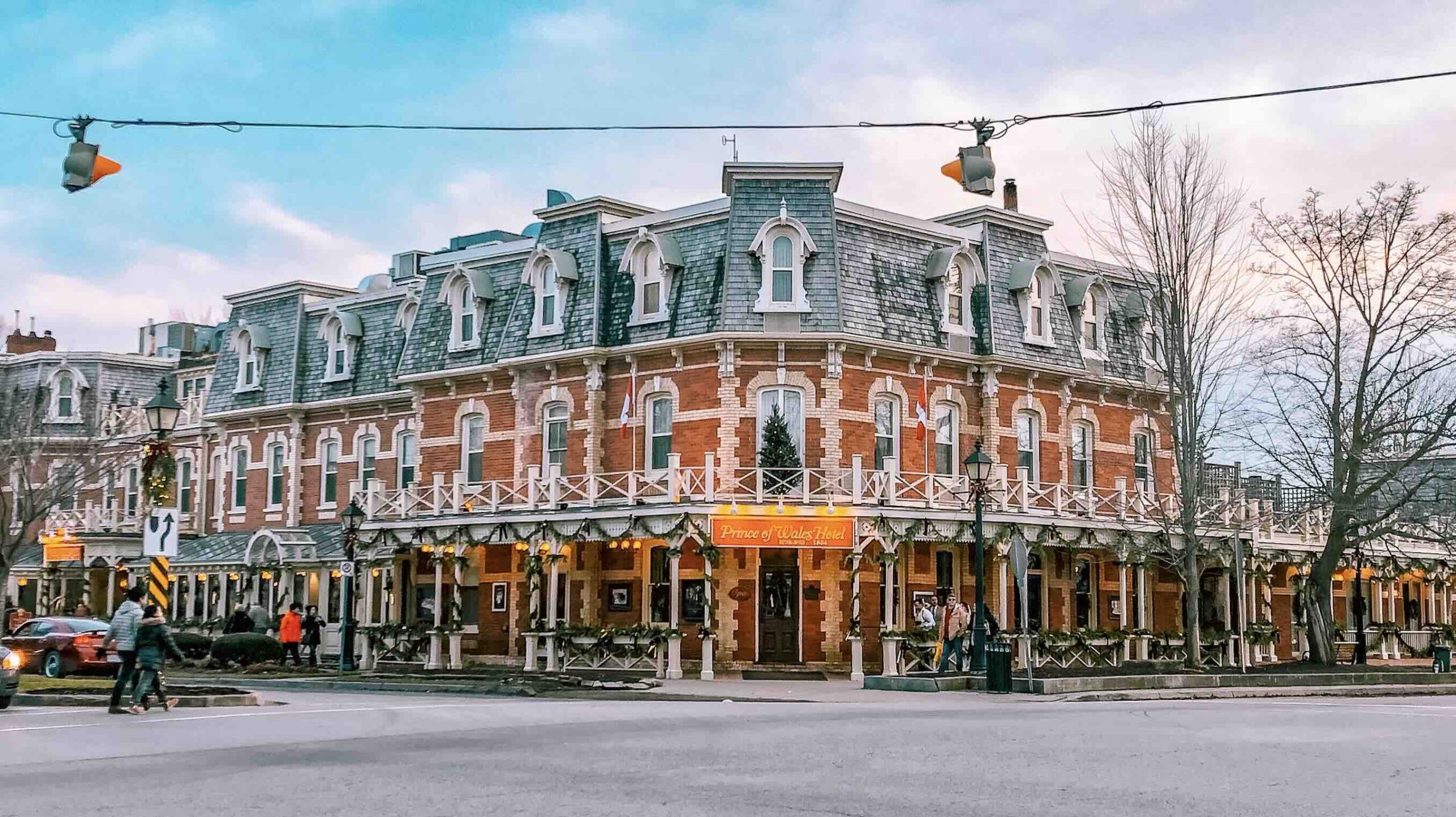 The Prince of Wales Hotel in downtown Niagara-on-the-Lake-dalma-dioszegi- one og the best small towns in Ontario-unsplash