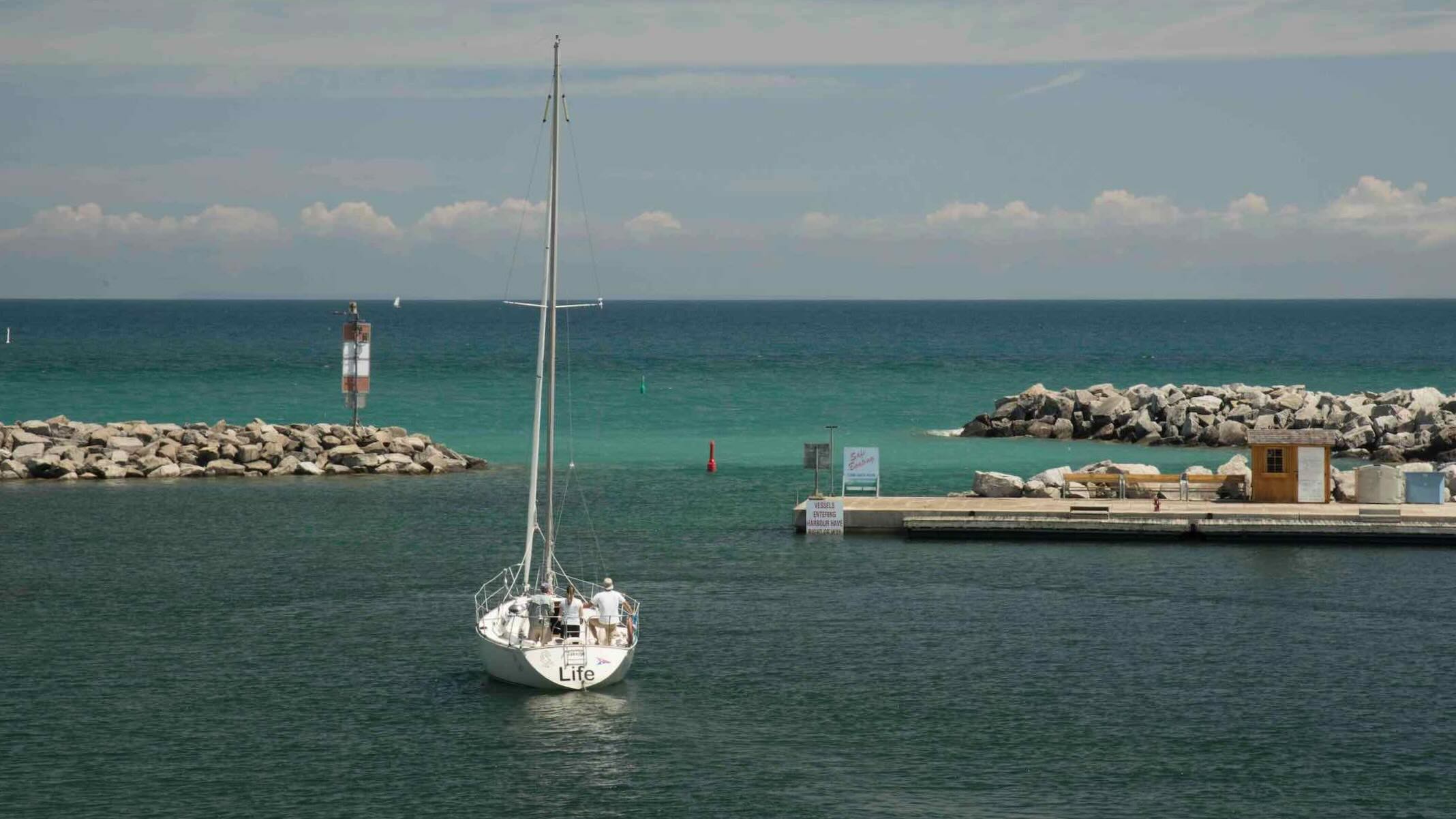 Sailing is one of the top things to do in Thornbury, as this picture shows a boat heading out to Georgian Bay copy